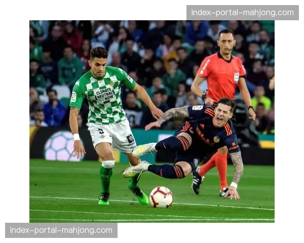 尼斯主场迎战洛里昂,两队为保级展开直接对话 尼斯主场迎战洛里昂,两队为保级展开直接对话