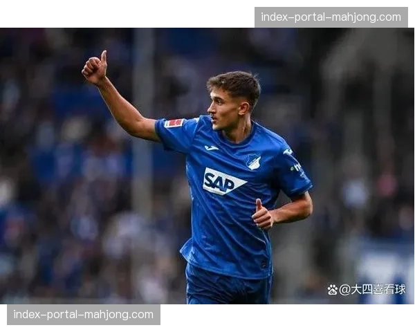 战术板：解析霍芬海姆“快发边线球”战术创造的直接射门机会